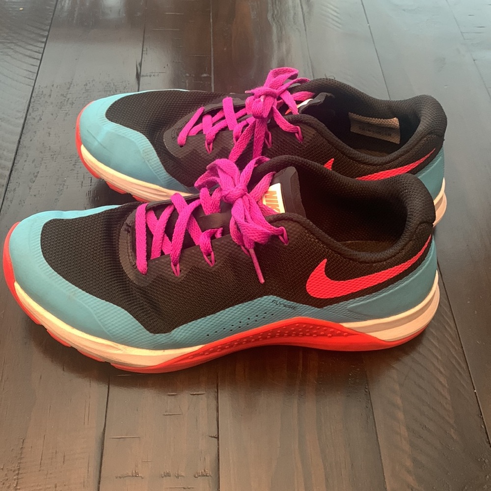Nike trainers - Picture 4 of 4